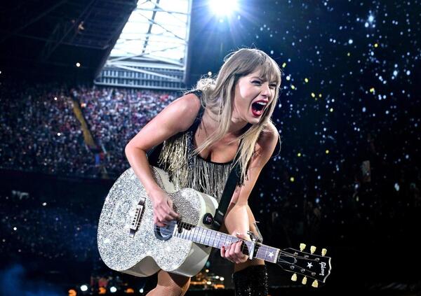 Come Taylor Swift conquister&agrave; Milano? Il fenomeno Eras Tour, quanto costa un biglietto (e perch&eacute;) per San Siro, la scaletta dei concerti e qual &egrave; la sua canzone pi&ugrave; famosa&hellip;