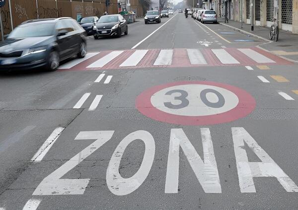 E se le citt&agrave; a 30 all&rsquo;ora fossero un&rsquo;arma per imporci di cambiare auto e pianificare il controllo sociale in stile Covid? Le parole del professor Savaresi e la tesi di Borgonovo (Verit&agrave;)