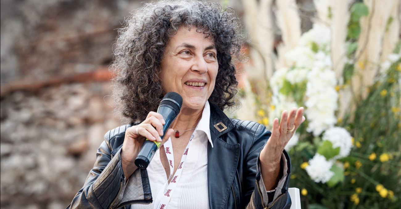 La scrittrice Calandrone (Premio Strega): &ldquo;Meloni? Il governo che ci meritiamo dopo l&rsquo;era Berlusconi e anni di donne da tv provocanti e fintamente sceme&rdquo;