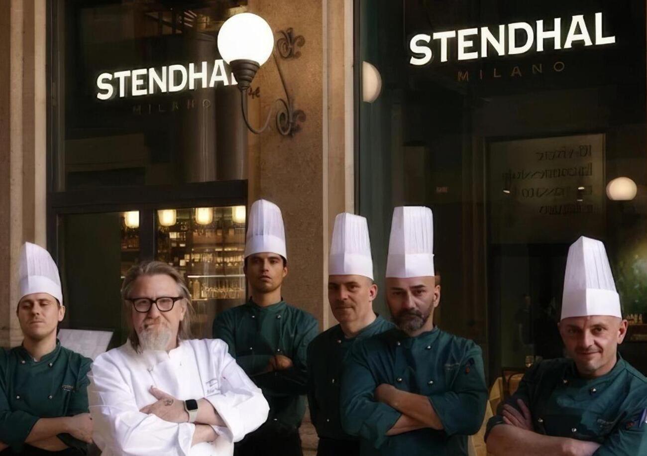 Siamo andati a mangiare da Stendhal, il nuovo ristorante milanese a Roma. Ma il risotto allo zafferano e la cotoletta riusciranno a convincere gli scettici romani? 