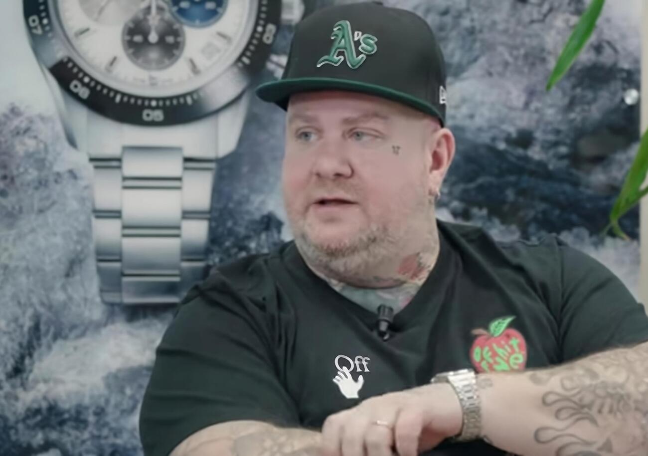 Jake la Furia racconta la sua fissa per gli orologi: l&#039;importanza del listino, della classe e dell&#039;esperienza. Il maggior esperto? &ldquo;&Egrave; Gu&egrave;, mentre Emis Killa&hellip;&rdquo;. Gli investimenti? &ldquo;Servono lungimiranza e una botta di&hellip;&rdquo;