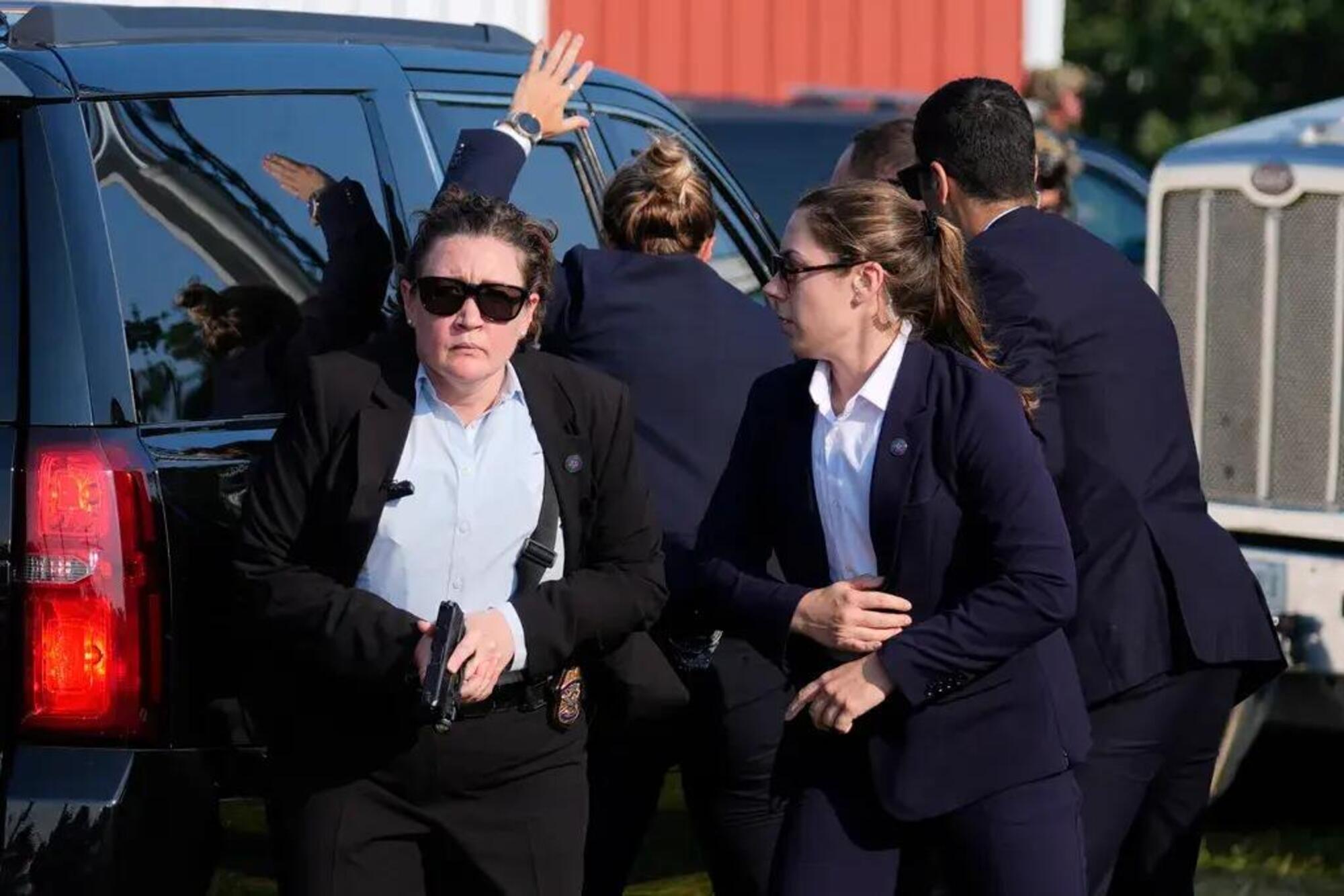 Le due guardie due servizi segreti assegnate a Donald Trump il giorno dell'attentato