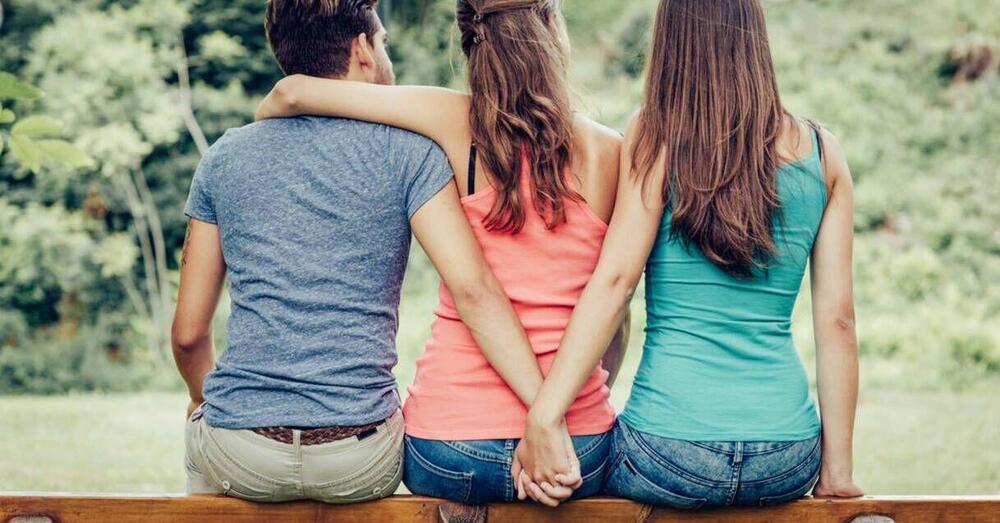 Monogamia o monotonia? Ecco come evitare l&#039;effetto &ldquo;fratello e sorella&rdquo; secondo l&#039;esperta Eleonora Sellitto: &ldquo;La soluzione &egrave;... introdurre&rdquo;. E sugli effetti del toliamore...