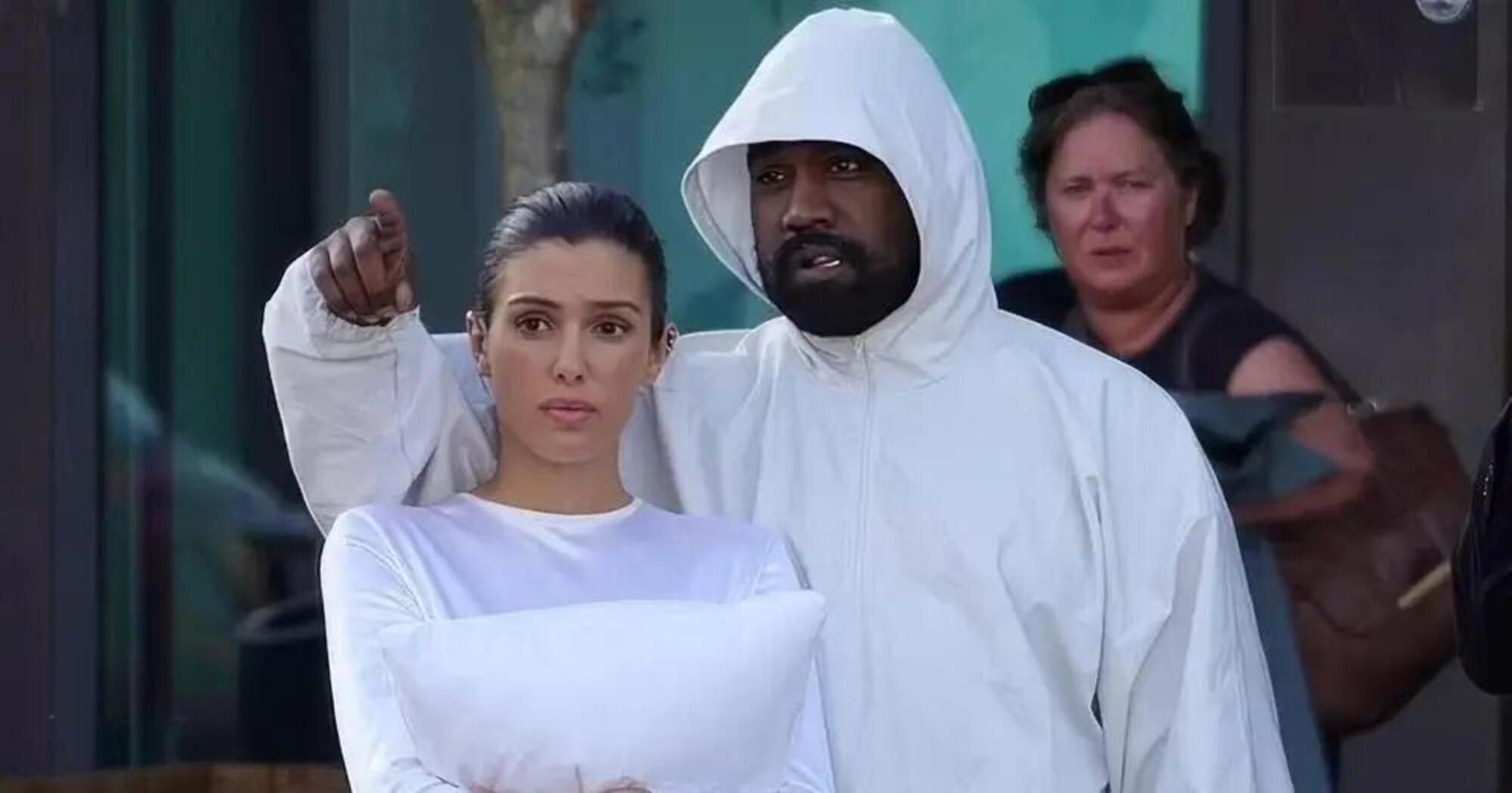 Kanye West e Bianca Censori e il "cuscino" protettivo