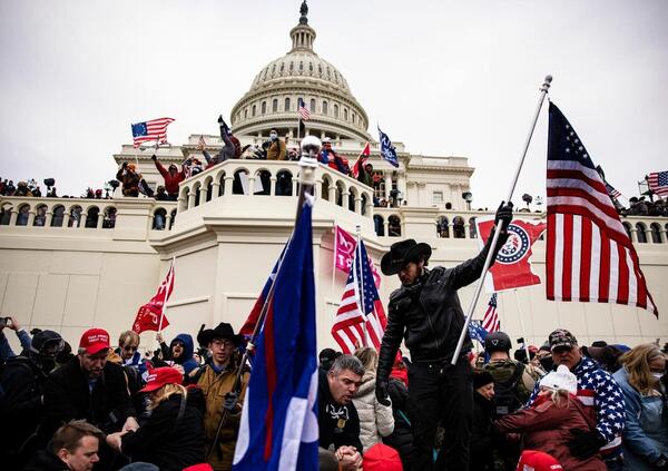 Altro che Trump contro Kamala Harris. Volete sapere chi decider&agrave; il futuro degli Usa? Ecco gli estremisti e i complottisti che possono far esplodere una &ldquo;guerra civile&rdquo; in America