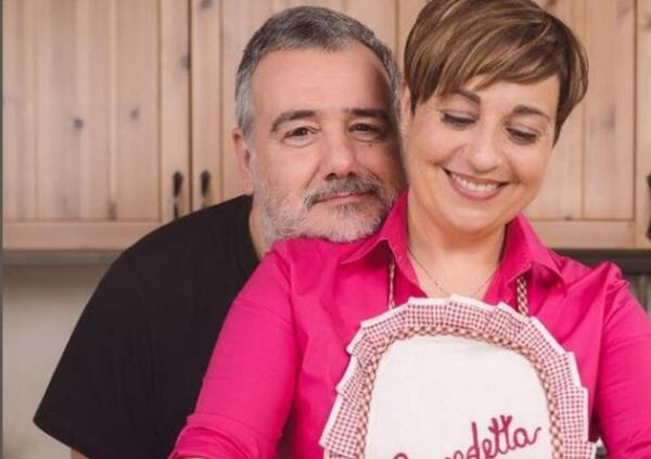 Ok la cessione a Mondadori, ma chi gestisce davvero il brand &ldquo;Benedetta Rossi&rdquo;? Lei o il marito Marco Gentili? Dalle stories su Instagram sembra lui sia il protagonista e lei l&#039;intrusa. Ecco quali cambiamenti sono in vista&hellip; 