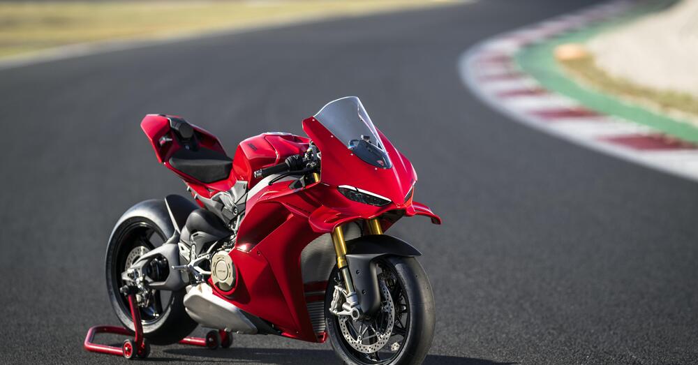 L&rsquo;ultima Ducati Panigale V4 &egrave; un sontuoso omaggio nascosto alla 916 ma &egrave; stata costruita per chi vuole una MotoGP in garage