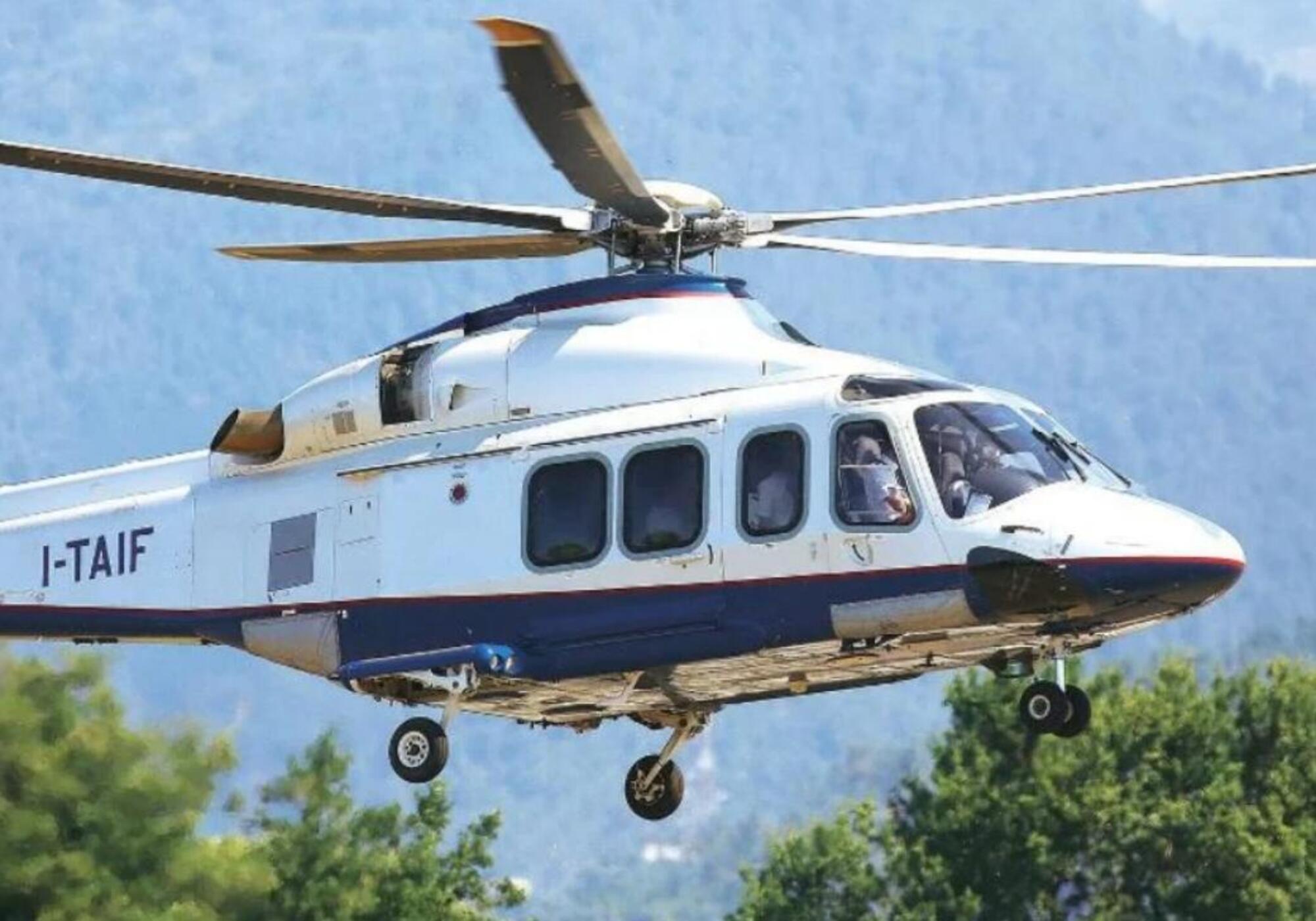 L’Agusta Westland Aw139 di John Elkann