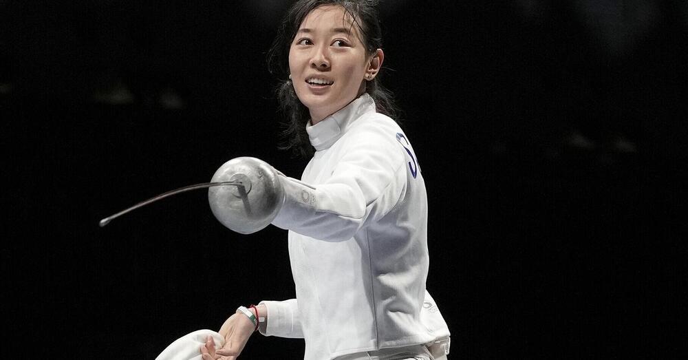 Ma cosa ha fatto Sun Yiwen, la campionessa in carica di spada eliminata ai sedicesimi di finale? Contesta la stoccata decisiva in una pioggia di fischi