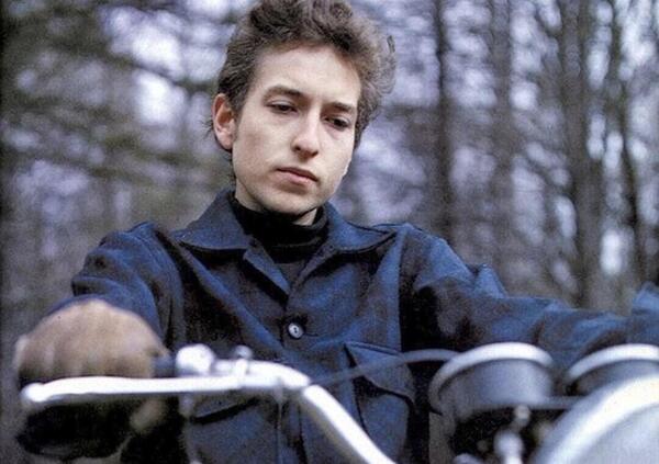 Ma cos&rsquo;&egrave; la storia di Bob Dylan sparito dopo un incidente in moto? Da &ldquo;profeta&rdquo; a &ldquo;venduto&rdquo;, la verit&agrave; sulla fuga dalla &ldquo;corsa al successo&rdquo; e dalla &ldquo;follia americana&rdquo;,e&hellip;