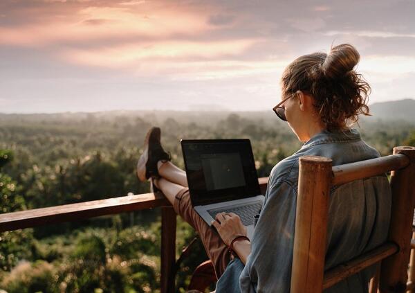 I nomadi digitali e i travel influencer zaini in spalla hanno rotto il caz*o. Da Gianluca Gotto a Francesca Ruvolo: perch&eacute; non dovreste imitarli