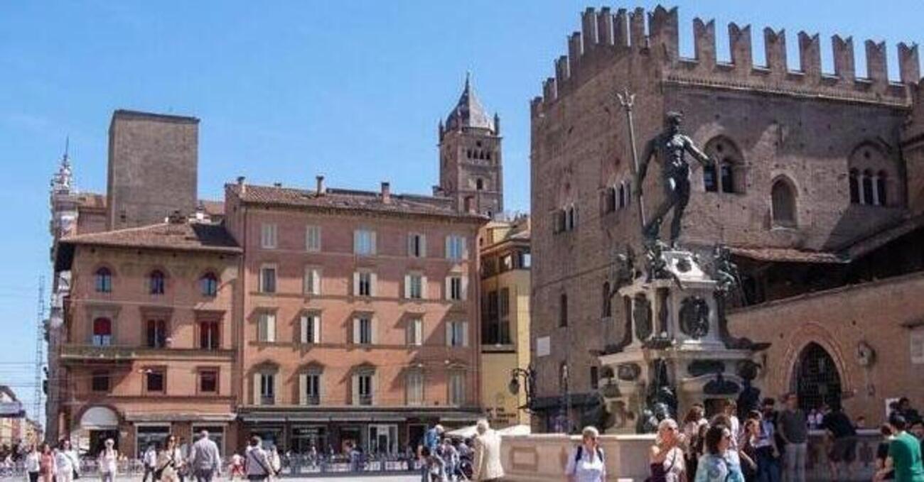 Il New York Times stronca Bologna? &ldquo;Inferno per turisti. Vendono solo mortadella e affitti brevi&rdquo;. Ma hanno mai visto il resto d&#039;Italia? E sulle case vacanza...