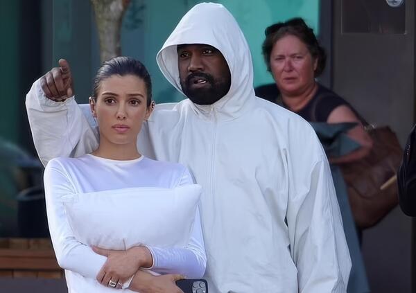 Toh, non solo Bianca Censori: Kanye West raddoppia con la sorella Angelina e anzi triplica con Alyssia. L&#039;evoluzione della specie per Vultures 2?