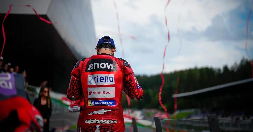 Ok, ma perch&eacute; Marc Marquez ha sbagliato con l&rsquo;abbassatore e perch&eacute; in piste come il Red Bull Ring &egrave; pi&ugrave; difficile ingaggiarlo? Lo abbiamo chiesto a Pecco Bagnaia