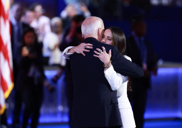 Altro che Michelle Obama e Kamala Harris con &ldquo;Yes She Can&rdquo;, a rubare la scena alla Convention dei democratici &egrave; stata Ashley Biden, la figlia minore del presidente Joe. Ecco chi &egrave; e cosa ha detto