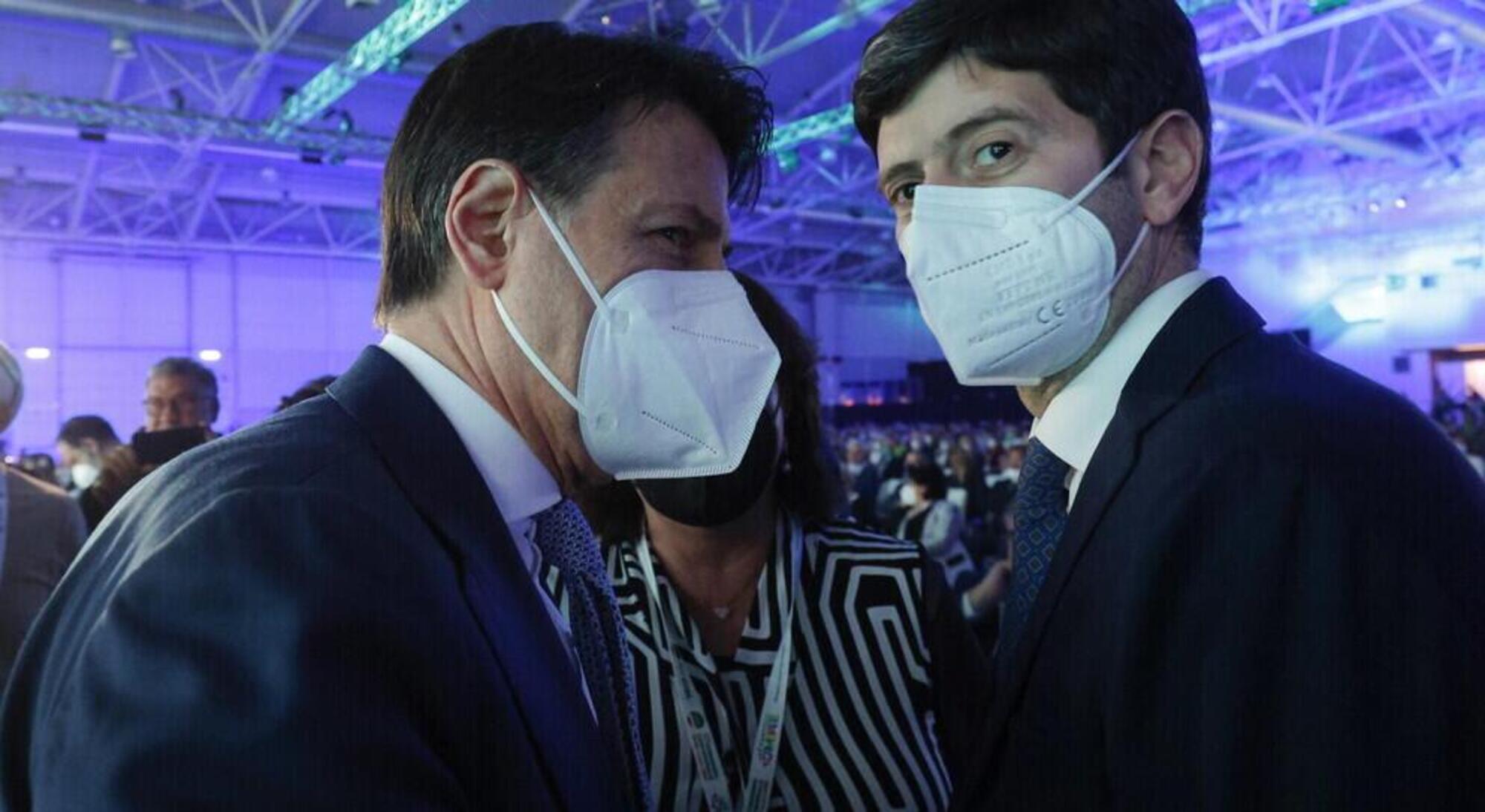 Giuseppe Conte e Roberto Speranza durante la pandemia da covid 