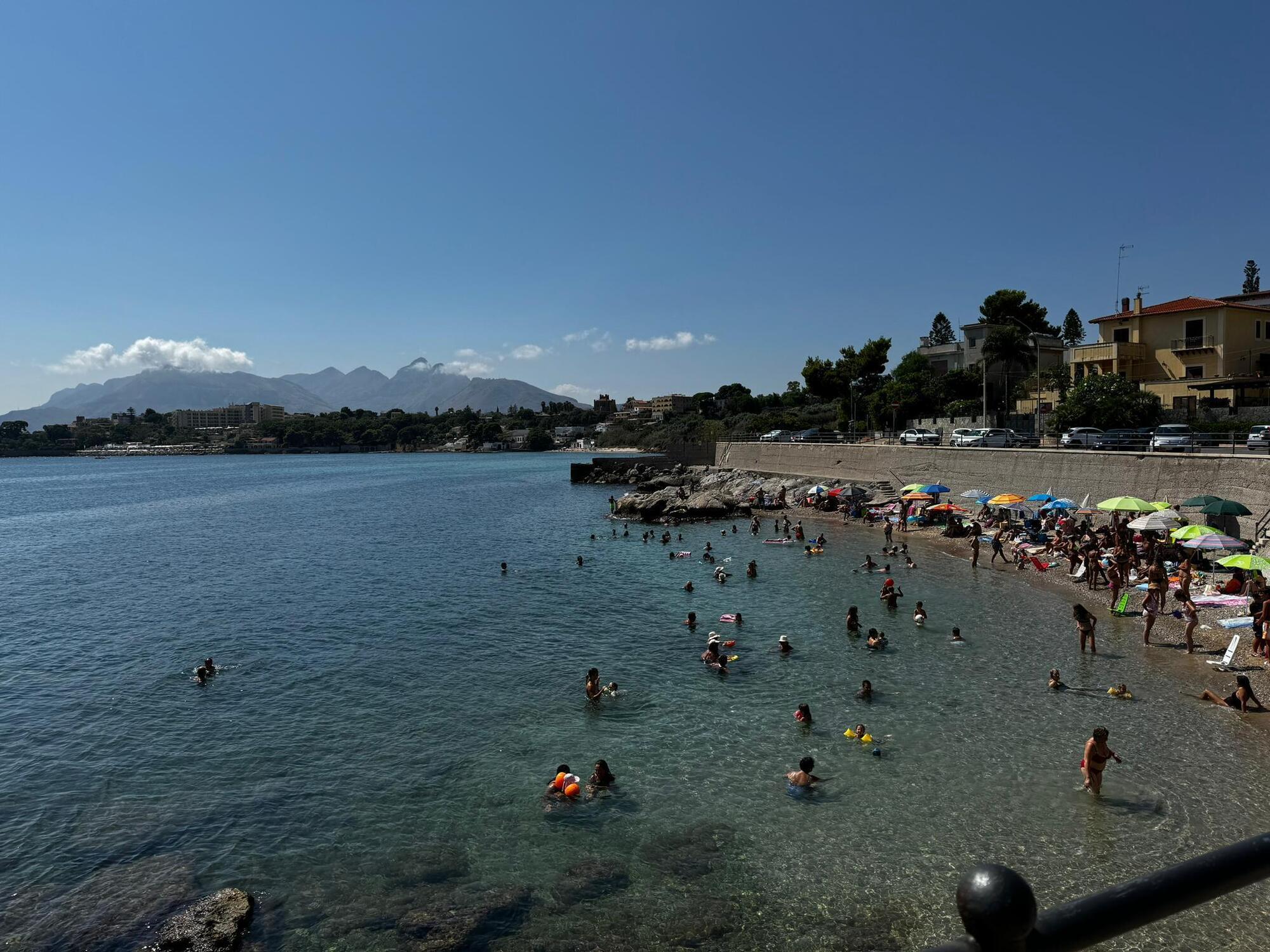 Il lungomare di Porticello, dove &egrave; avvenuta la tragedia del Bayesian