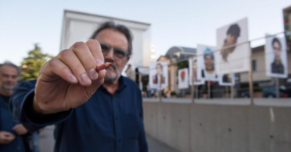 Oliviero Toscani era un leone in un mondo di iene. La rivoluzione nella fotografia, le provocazioni, la malattia e l&#039;ultimo ruggito... 