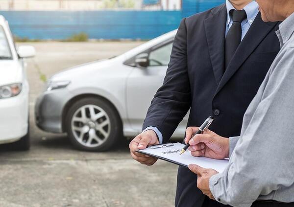 Svelato il mistero del paese dove la met&agrave; degli abitanti non ha l&rsquo;assicurazione auto (pi&ugrave; di Napoli). Siamo stati a Oldenico di Vercelli, che non &egrave; il Bronx ma ha una concessionaria&hellip; 