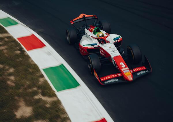 C&rsquo;&egrave; un pilota della Ferrari sul podio di Monza: Ollie Bearman vince la sprint in Formula 2 e regala il primo sogno ai tifosi