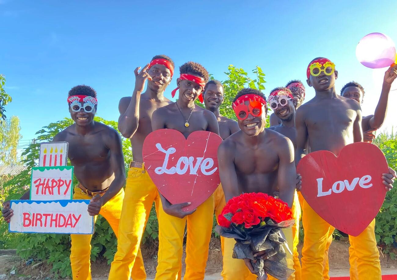 Ok, ma che caz*o &egrave; African Joyflix? La nuova frontiera dell&#039;horror: comprare persone per farti gli auguri