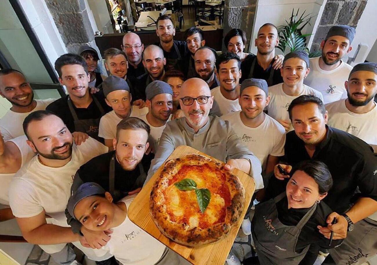 Siamo andati a mangiare da Pepe in grani la &ldquo;pizza migliore del mondo&rdquo;. E Franco ci ha spiegato: &ldquo;La margherita sbagliata imitata da tutti&rdquo;. Ma ne vale la pena? E a proposito del food su Instagram&hellip;