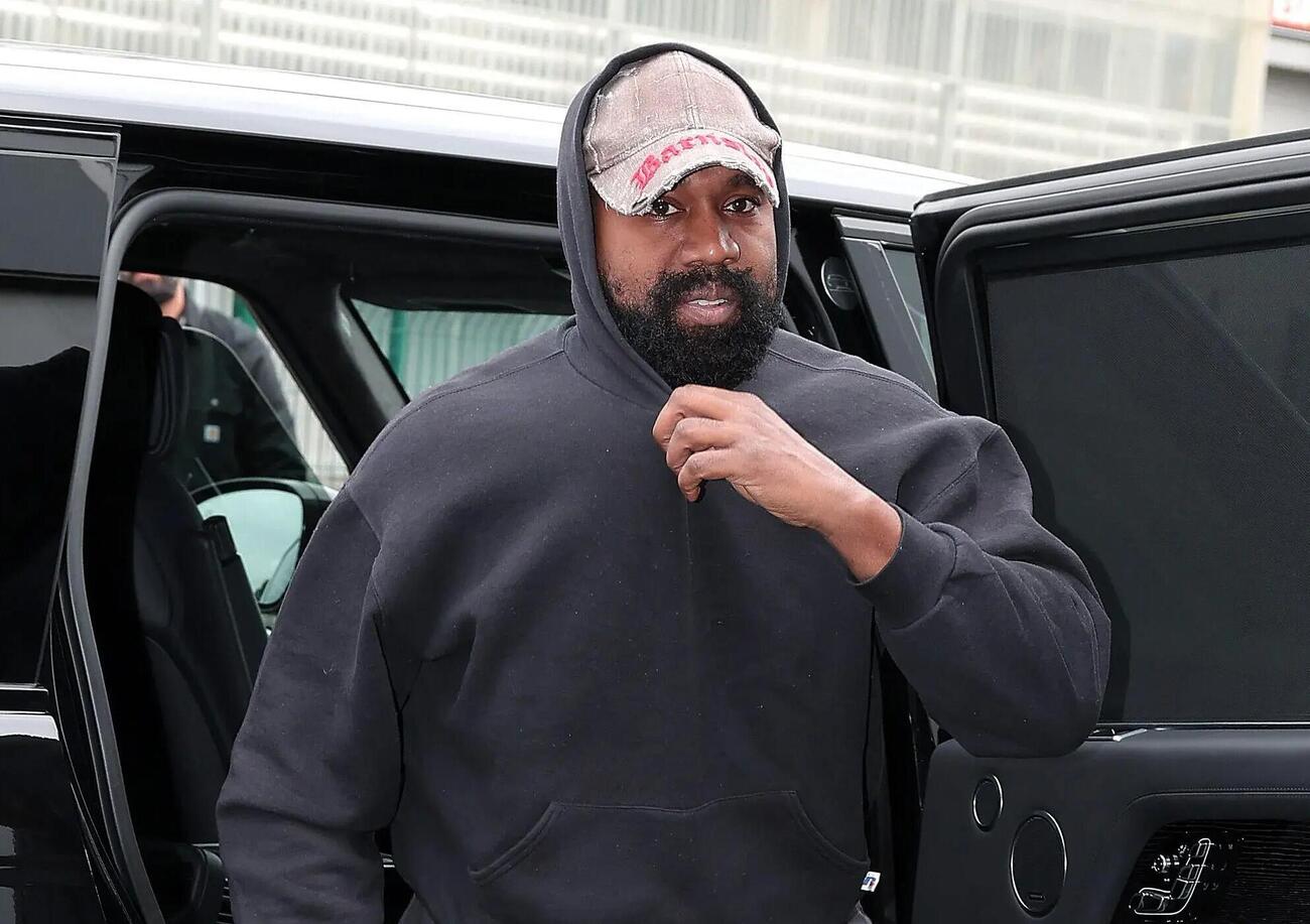 &ldquo;Kanye West mi ha detto di rubare un&rsquo;auto con un bambino&rdquo;: il marito di Bianca Censori accusato anche di telepatia criminale, perch&eacute;...