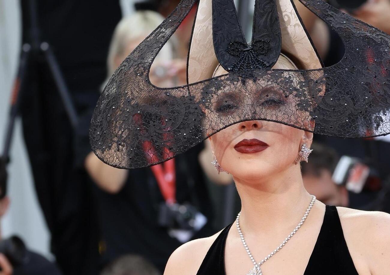 La Mostra e altri mostri. Pagelle da Venezia 2024: Lady Gaga &egrave; la vera (Harley) Quinn sul red carpet di &ldquo;Joker: Folie &agrave; Deux&rdquo; (10), Pietro Castellitto fa lo show (10), ma Sveva Alviti &ldquo;grande punto di domanda&rdquo; (5), ed Eva Henger...