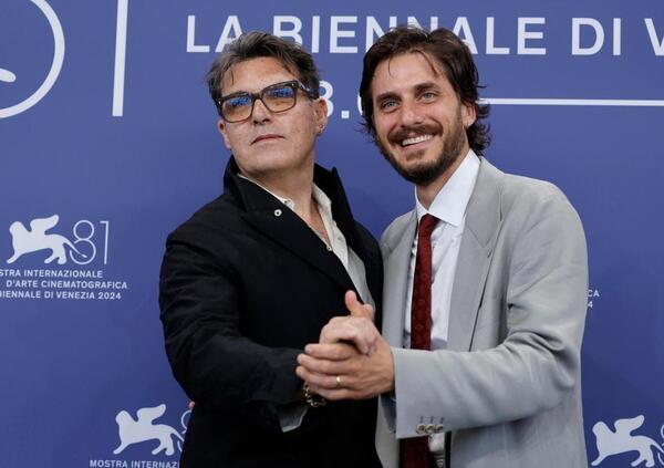 La Mostra e altri mostri. Pagelle da Venezia 2024: Luca Marinelli bellissimo sul red carpet di &ldquo;M - Il figlio del secolo&rdquo; (10), Joe Wright stropicciato (5), Isabelle Huppert non ne sbaglia una (9) e Elio Germano&hellip;