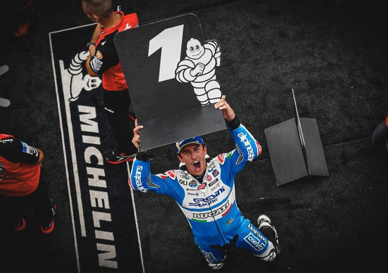 Nadia Padovani contro i fischi a Marc Marquez sul podio di Misano: &ldquo;Dopo le morti di Kato, il Sic e Fausto&hellip;&rdquo; 