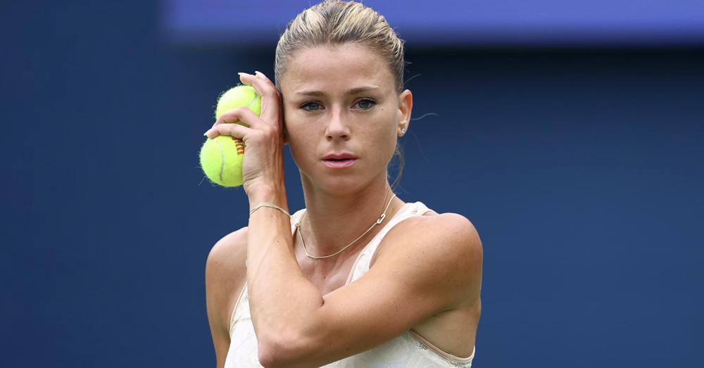 Camila Giorgi c&rsquo;&egrave;, ma non si vede. Il suo avvocato spiega che ora &egrave; a Roma: &ldquo;Viaggiava per lavoro. Non &egrave; mai fuggita&rdquo;. Ma rimane indagata per le false vaccinazioni anti Covid e le tasse? E alla prossima udienza&hellip;