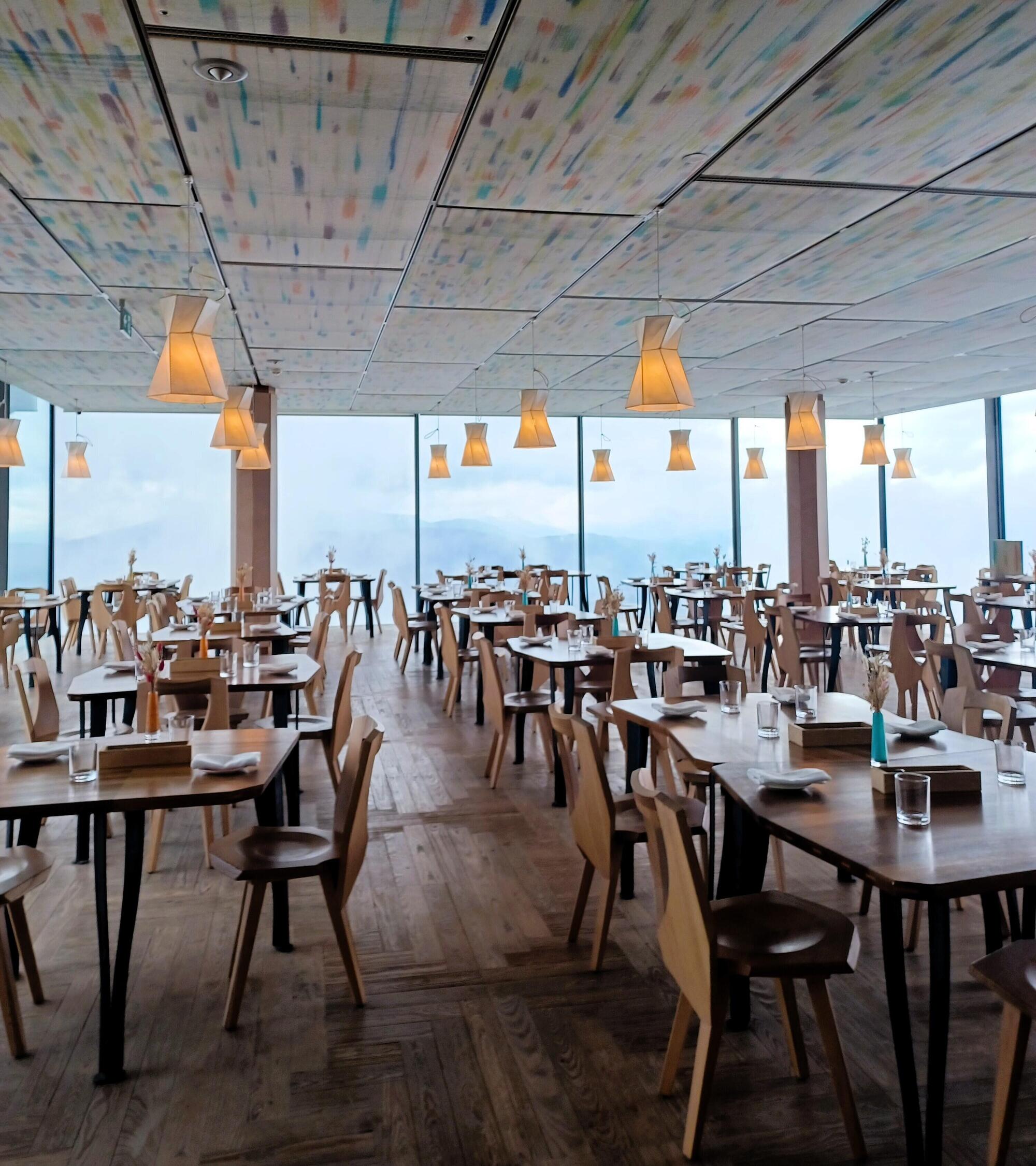 L’interno del ristorante Alpinn