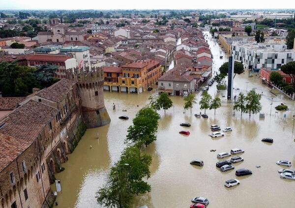 L&rsquo;Emilia e la sanit&agrave; affondano e i bimbiminkia dei trapper fanno i dissing. E noi? Siamo peggio di loro