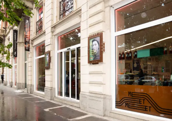 Lenovo, dal 19 al 29 settembre la mostra "AI Yoga per Intelligenze Artistiche" al MEET Digital Culture Center di Milano