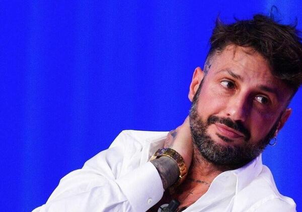 Da Sniffy a Pipps, cos&rsquo;&egrave; la polvere energizzante da inalare che sembra cocaina e sponsorizza Fabrizio Corona? Ecco perch&eacute; &egrave; legale&hellip;