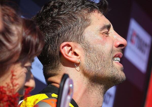 Lacrime che non lavano: dalla cima del podio di Aragon, Andrea Iannone vince in SBK e piange in faccia a scettici, haters e pure a WADA e TAS