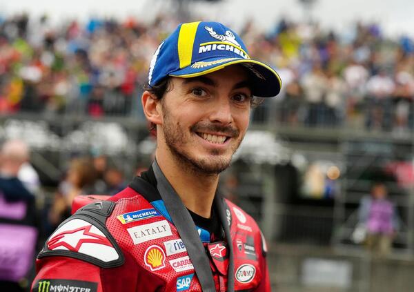 A Motegi l&#039;enigma di Pecco Bagnaia: sta ingannando tutti o vincere la Sprint non gli &egrave; sembrato vero? Lui dice: &quot;Il cielo giocciolava...&quot;