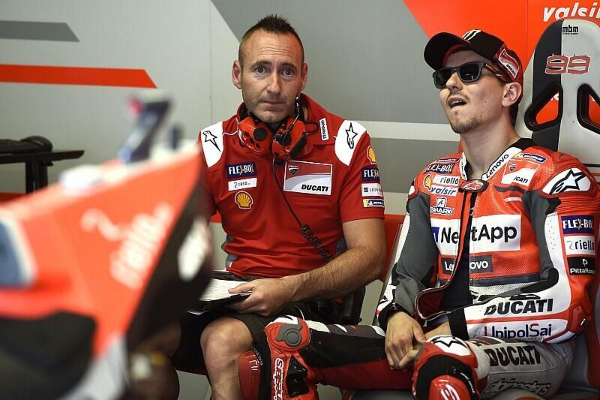 Cristian Gabarrini con Jorge Lorenzo, Ducati Corse.