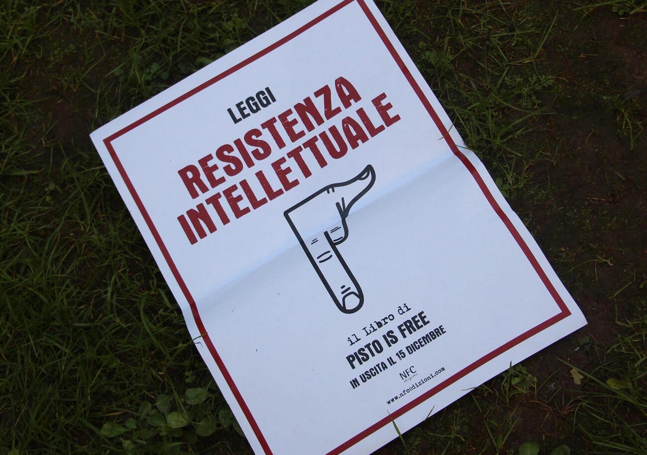 &ldquo;Non vogliamo farvi del male, vogliamo farvi Resistenza Intellettuale&rdquo;: reportage punk dal festival Libropolis a Pietrasanta, citt&agrave; di plastica che prova ad ascoltare 