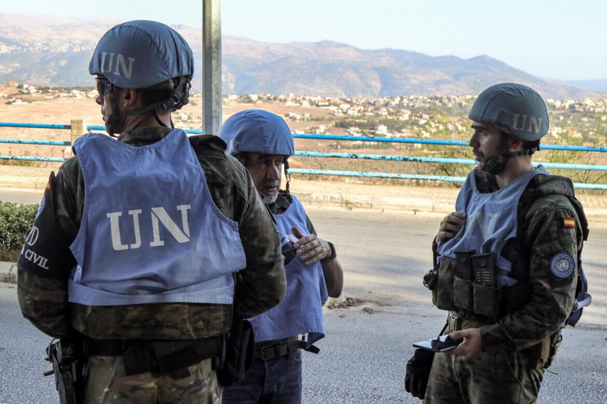 La missione Onu Unifil ha detto che non lascer&agrave; la base, nonostante le richieste israeliane