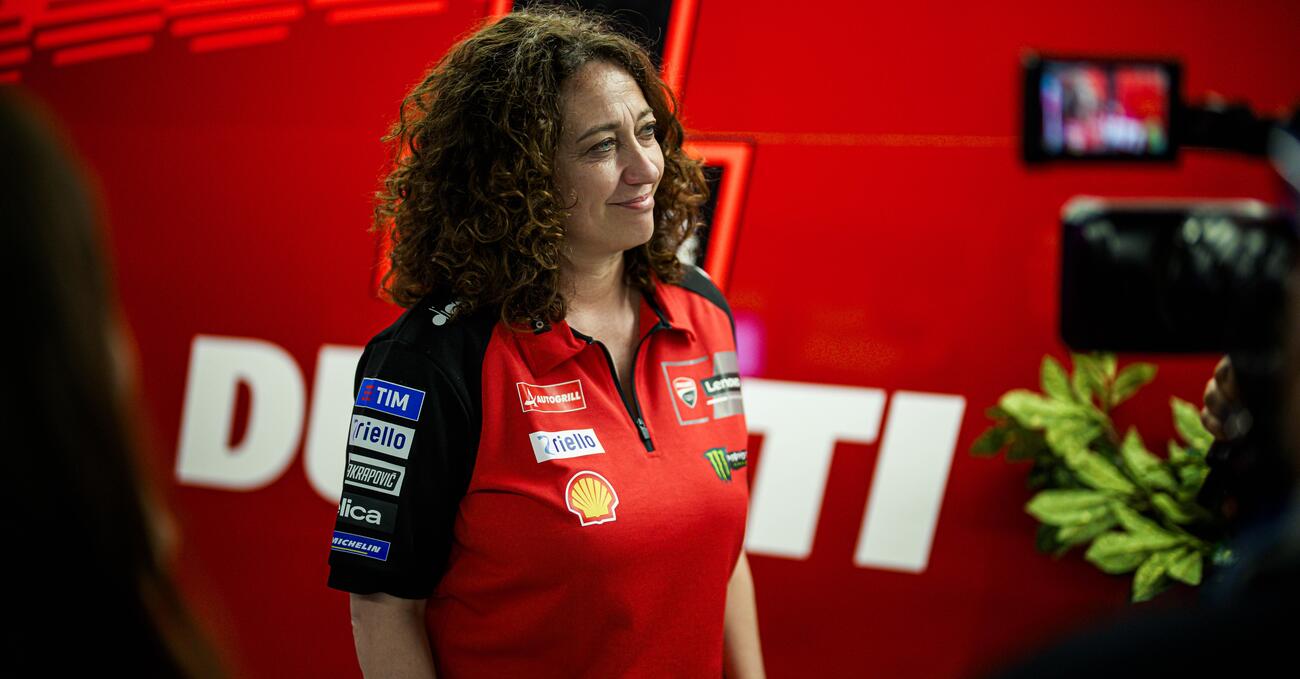 Lara Rodini (Lenovo) a MOW: &ldquo;In MotoGP il pilota ha sempre la sua importanza, con Ducati &egrave; una partnership tecnica&rdquo;