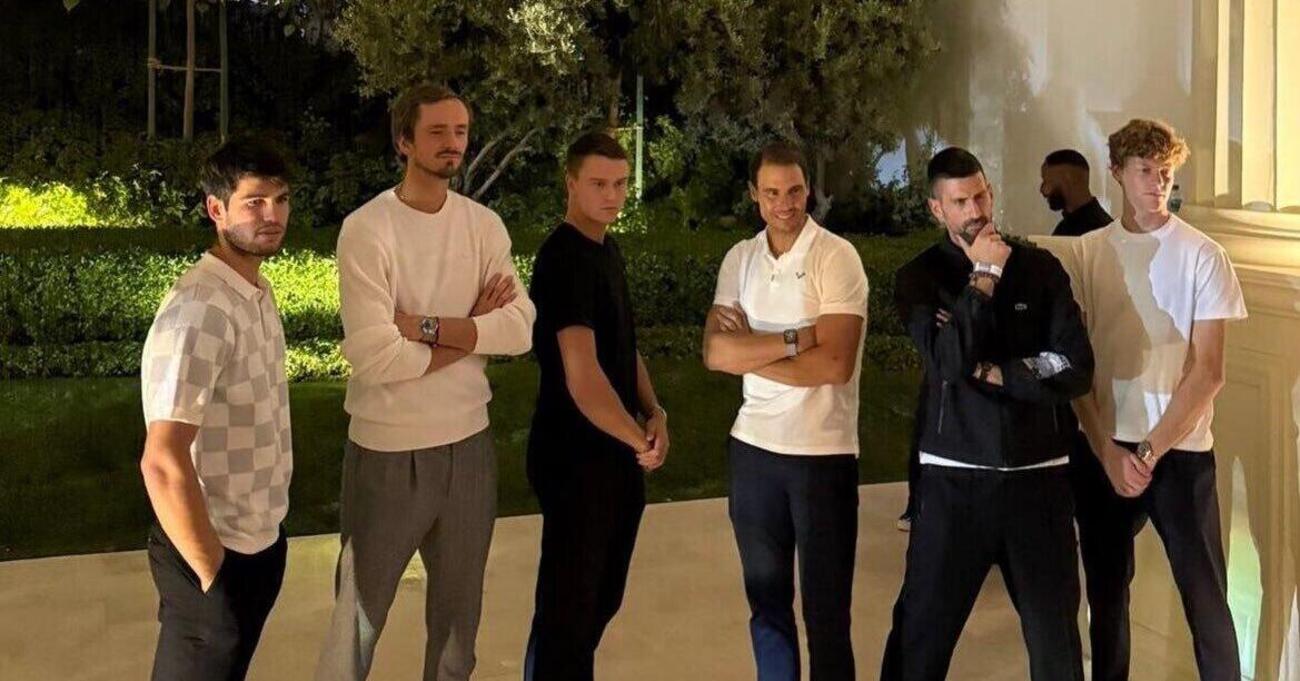 Sinner, Alcaraz, Nadal e Djokovic show: ma avete visto cosa hanno fatto in piazza in Arabia prima della finale del Six Kings Slam? [VIDEO]