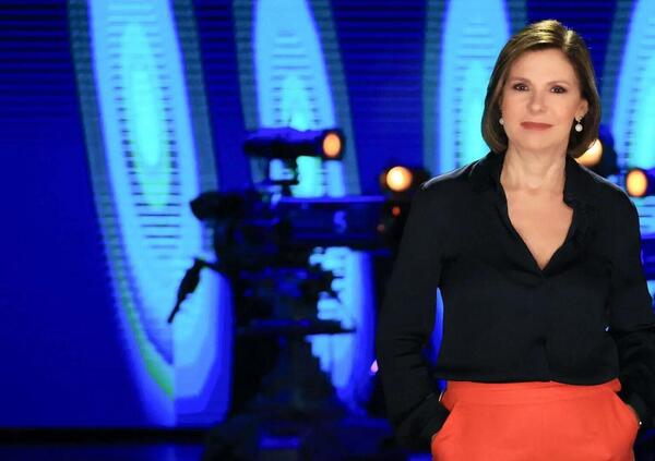 Bianca Berlinguer e i fuorionda a Striscia la notizia contro lo staff di &ldquo;&Egrave; sempre Cartabianca&rdquo;. Ma Mediaset interverr&agrave; per tutelare dei propri dipendenti? E le frasi sulla Rai e contro il governo&hellip;