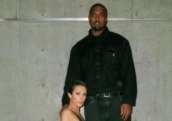 Bianca Censori con Kanye West e la sorella Angelina alla guerra del reggiseno nero (che quasi non c&rsquo;&egrave;)? [FOTO]