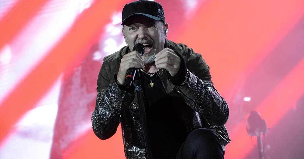 Vasco Rossi, il ricordo del padre e la bordata: &quot;I nazifascisti sono tornati, lupi travestiti da agnelli&quot;. Ma ce l&#039;ha con il governo di Giorgia Meloni?