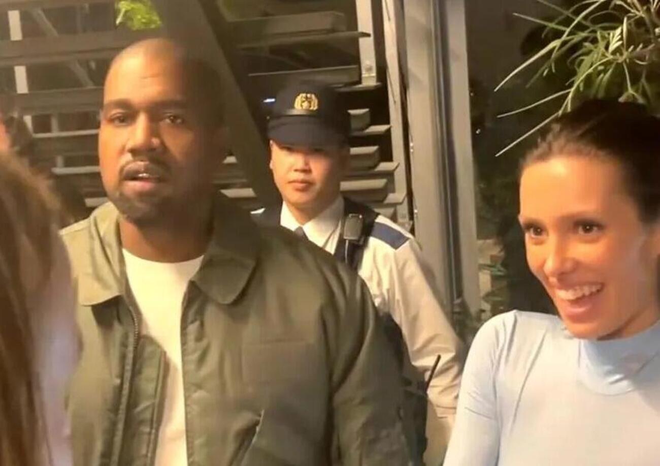Bianca Censori e il vero look shock di Halloween con Kanye West, ma Kim Kardashian &egrave; rettiliana? [FOTO]