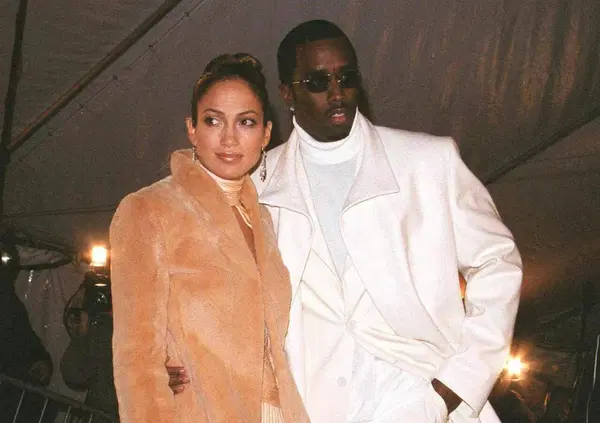 Sean Diddy Combs, perch&eacute; Jennifer Lopez non risponde alle domande su di lui? Vuole prendere le distanze o&hellip; E sui video hard emersi con protagonisti Puff Daddy e altre otto celebrit&agrave;&hellip;
