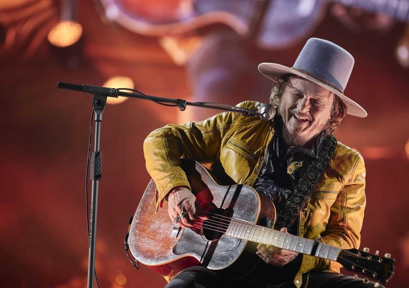 Abbiamo ascoltato il nuovo disco di Zucchero, Discover II, e abbiamo capito perch&eacute; fa cos&igrave; schifo la musica di oggi 