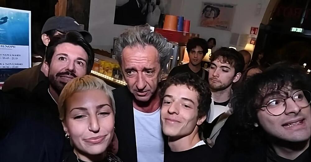 Avete visto Paolo Sorrentino incazzato? Ecco perch&eacute; e chi &egrave; Mozzy, il ragazzo di Palermo che ha stalkerato il regista premio Oscar del film Parthenope [VIDEO]