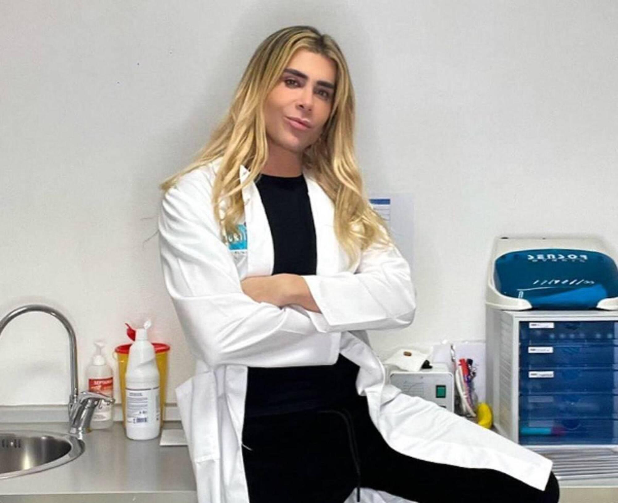Margaret Spada, morta per una rinoplastica. Giacomo Urtis: “Il problema non è TikTok o la chirurgia, ma l’anestesia”. Ci rivela i più “ritoccati: Diletta Leotta, Chiara Ferragni e Johnny Depp “sfigurato”. E su Imane Khelif “super donna” e il fidanzat